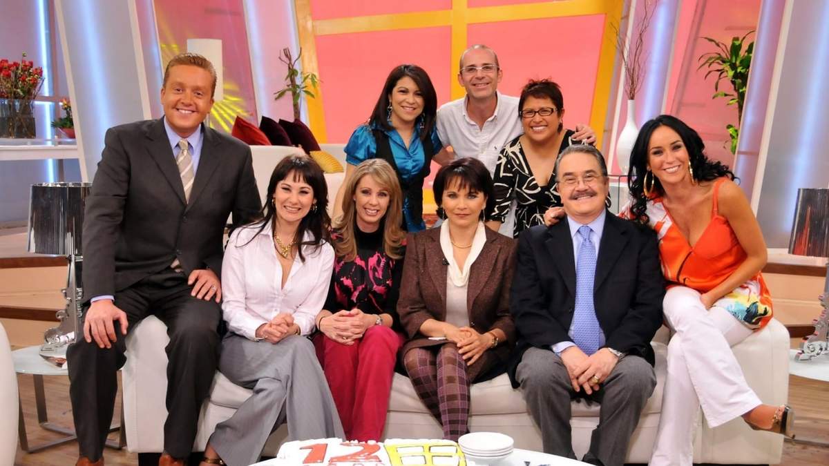 Daniel Bisogno (izquierda) e Inès Gómez Mont (derecha) en enero de 2008, en la celebración de 12 años del programa Ventaneando de Paty Chapoy