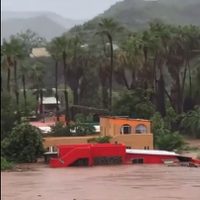 Huracán "Kay" se acerca a costa de Baja California