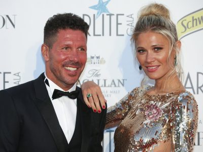 Carla Pereyra, la esposa del Cholo Simeone, derrocha estilo con sus bikinis desde las mejores playas