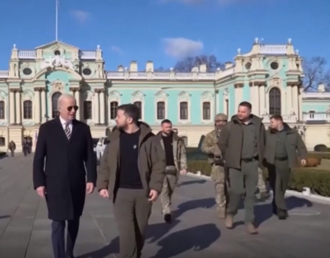 Zelensky Con Biden 2