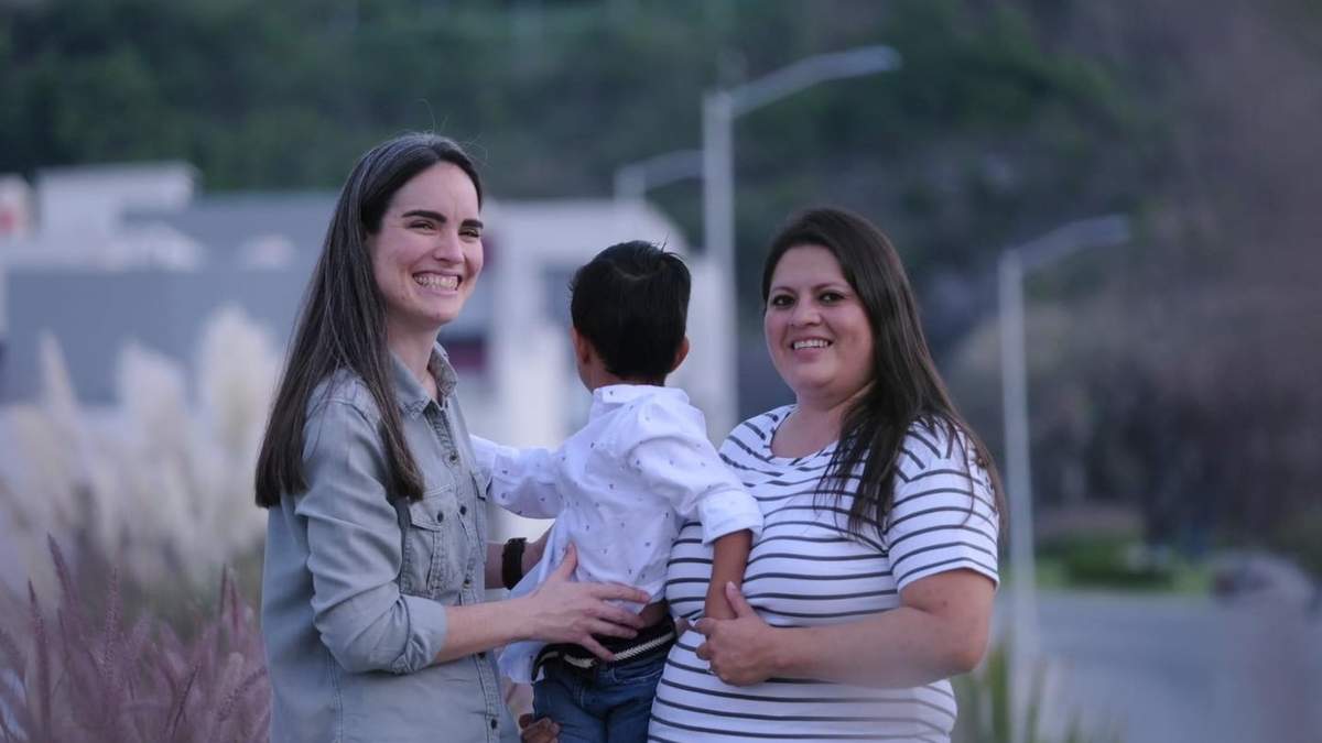 Palmira y Gabriela con su hijo de 5 años de edad