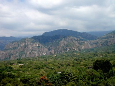 AMLO promueve amparo para evitar más construcciones en Tepoztlán y se deje de "destruir el paraíso"