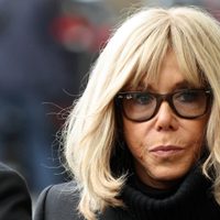 Brigitte Macron defiende comentario “torpe” y sexista contra manifestantes feministas