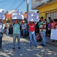 Maestros se manifiestan ante visita de Peña a Oaxaca