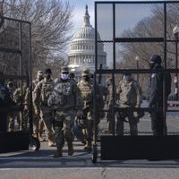 Intenta ingresar a la zona del Capitolio con credencial falsa, un arma y 500 balas