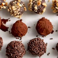Trufas de chocolate con 3 ingredientes: el postre perfecto del finde, rendidor y delicioso como pocos