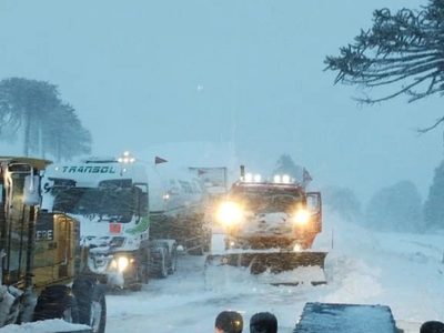 Nevada intensa y viento blanco afectan las rutas y pasos fronterizos en la cordillera de Neuquén