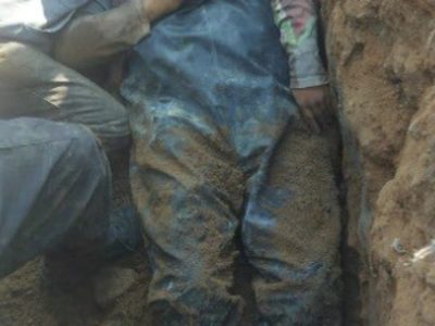 Rescatan a trabajadores atrapados tras deslave de tierra en Ecatepec