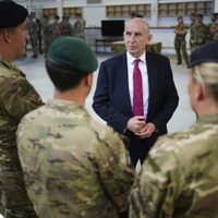 Gobierno británico compensará a veteranos homosexuales