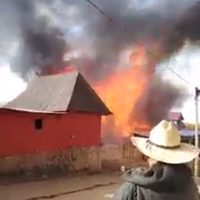Mueren dos niñas de 3 y 9 años en un incendio en Los Reyes, Michoacán