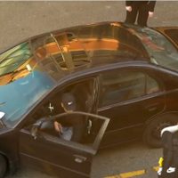 Un hombre armado irrumpe con su coche en una protesta por la muerte de Floyd en Seattle