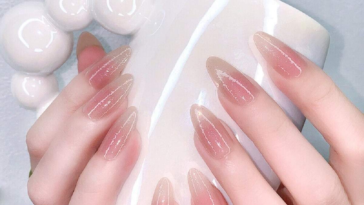 Diseños de Nail Art con "efecto rubor". Fuente: (X)