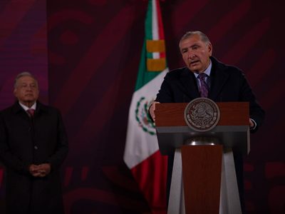 Adán Augusto López, de aliado clave de AMLO a evaporarse en tiempos de crisis