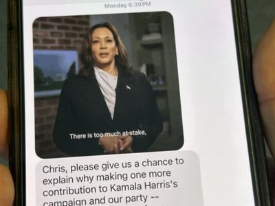 ¡Ping! Harris y Trump saturan los teléfonos con mensajes en los últimos días de la campaña