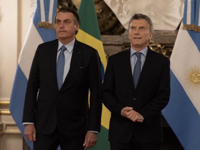 "Con Macri estaríamos cavando fosas como Bolsonaro", sentenció el gobernador de La Pampa