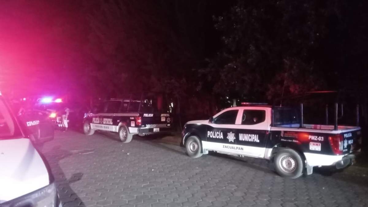 Policías en la Sección Quinta del barrio de Xitototla, municipio de Zacatelco