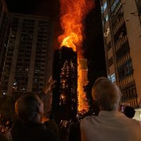 Hong Kong recibió el 2026 sin fuegos artificiales tras el incendio más mortífero en décadas