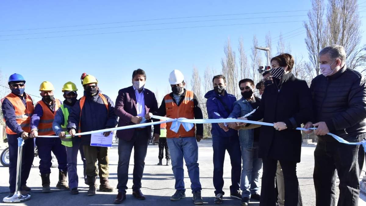 Se dejaron previstas conexiones cloacales para que el barrio Carnaghi se incorpore al sistema. Fuente: (Twitter)