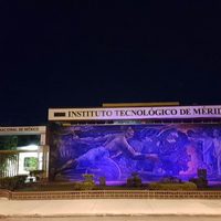 Maestros del ITM realizan protesta de 'brazos caídos” para exigir la remoción del director