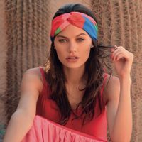 Desde la playa, Sofía Jujuy Jiménez se mostró a la moda con su original microbikini