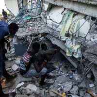 Se disparan los muertos en Haití por el terremoto: ahora una depresión tropical amenaza al país