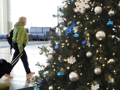 Delta y United Airlines cancelaron 200 vuelos para Navidad y la culpable es la variante Ómicron