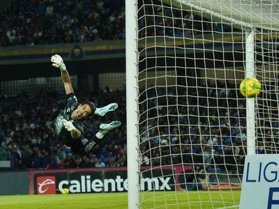 Cruz Azul remonta para vencer 2-1 al León y ascender al segundo sitio en la Liga MX (Video)