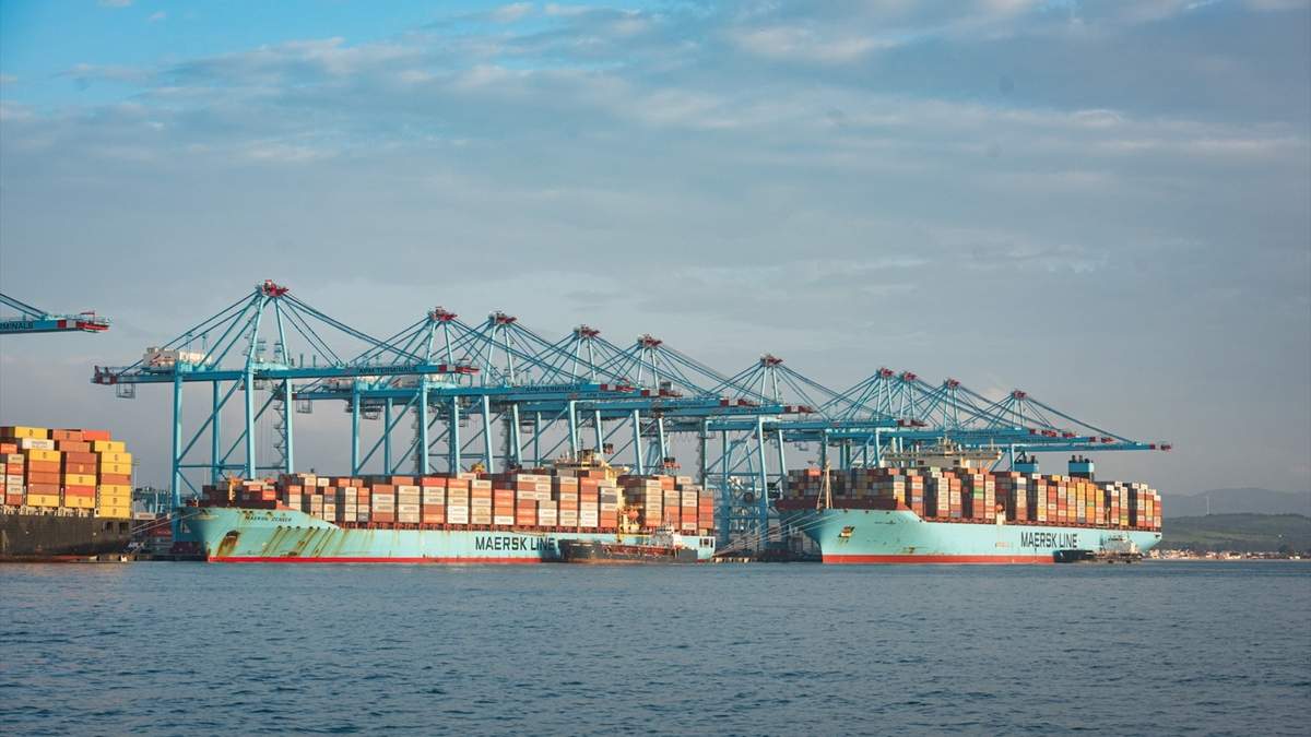 Los buques portacontenedores Mary Maerks y Maersk Denver, han arribado al puerto de Algeciras (Cádiz), primero del sistema portuario nacional procedente del Canal de Suez (Egipto) tras el encallamiento. Algeciras (Cádiz), 4 de abril 2021
