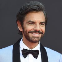 Insólito pero cierto: Eugenio Derbez presume su foto en cuarentena junto a... ¡Shakira!
