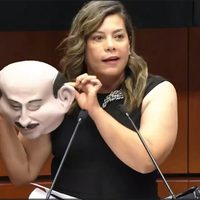 “Se aparece” Carlos Salinas de Gortari en la sesión del Senado (Video)