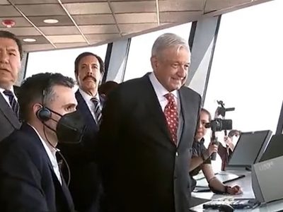 "No menos, como a cinco": Beatriz Gutiérrez hace broma sobre Peña Nieto en apertura de AIFA (Video)