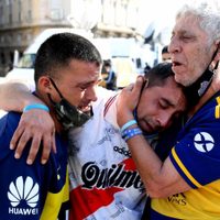 "Hasta el último rincón del mundo está llorando": el dolor de Bonafini por el final de Maradona