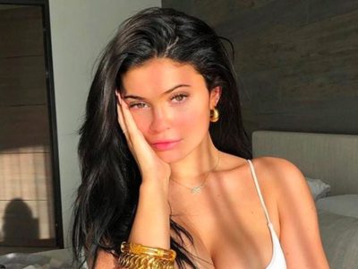 ¡Transparencias y más! Kylie Jenner se puso una prenda traslucida pero olvidó ponerse ropa interior