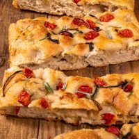 Focaccia sin harina: esponjosa y muy rica, una receta proteica que sorprende con su resultado
