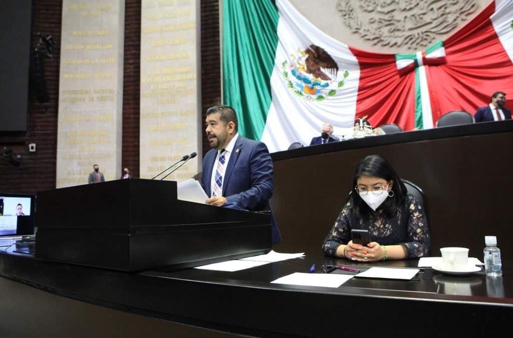 El diputado perredista Francisco Javier Huacus Esquivel