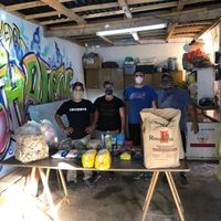 Solidaridad neuquina: un grupo de amigos juntan donaciones para merenderos