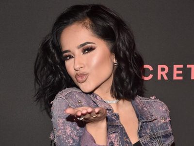 Becky G agradecida con sus fans sube este video. ¡Desborda belleza!
