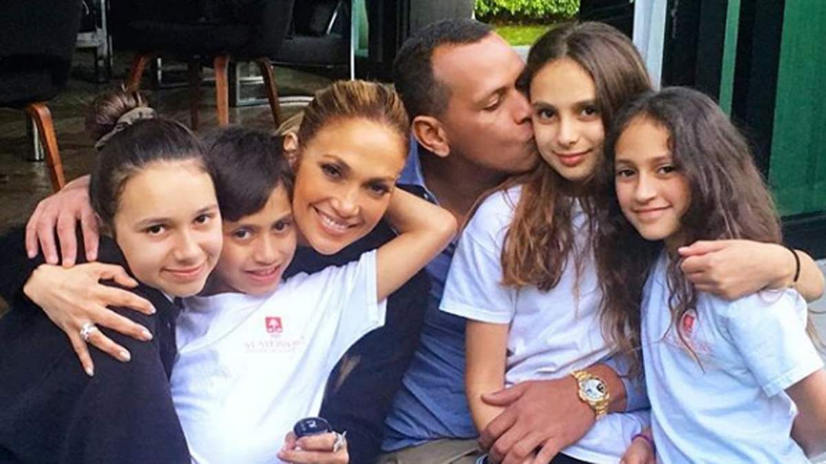 Alex Rodríguez y su familia. Fuente: (Instagram)