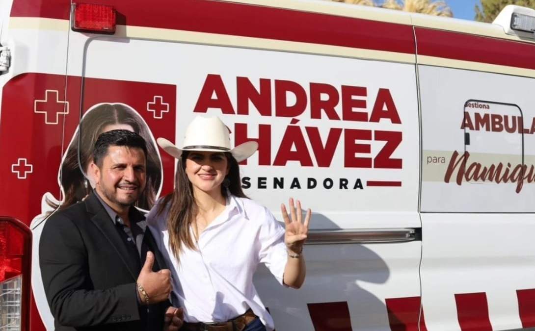 Andrea Chávez Treviño, senadora de Morena, retirará su imagen de ambulancias tras señalamientos por promoción anticipada.