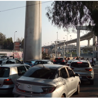 Chocan manifestantes y automovilistas en bloqueo para exigir localización de Carolina Islas (Video)