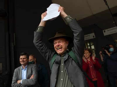 Tribunal holandés ordena a Shell reducir 45% sus emisiones para 2030
