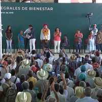 Reportan accidente en vehículo de la caravana de AMLO