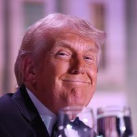 “Montaje”: las teorías conspirativas se disparan tras el tiroteo en cena de corresponsales con Trump
