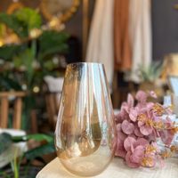 Si tenés un florero de vidrio viejo, mirá esta creación "low cost" para dejarlo totalmente renovado y como nuevo