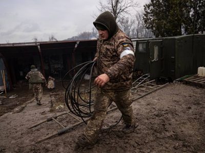 Ucrania recupera el aeródromo de Hostomel y la ciudad de Mariupol con daños en infraestructuras