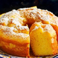 Torta de yogurt sin harinas: esponjosa y fácil de hacer, la receta ideal para la merienda del finde