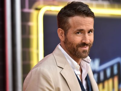 Ryan Reynolds ofrece una buena recompensa a quien le devuelva un oso de peluche a una de sus fans