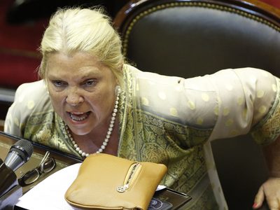 Volvió Carrió y le dijo a Kicillof que deje su “perorata mediática”