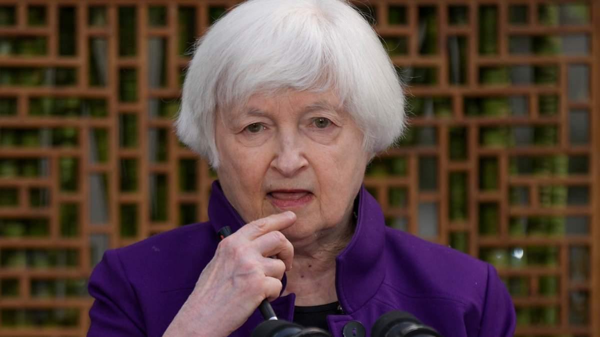 La secretaria del Tesoro de Estados Unidos, Janet Yellen, asiste a una conferencia de prensa en Beijing, China