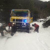 Asistieron con víveres y medicamentos a pobladores que habitan en el Parque Nahuel Huapi